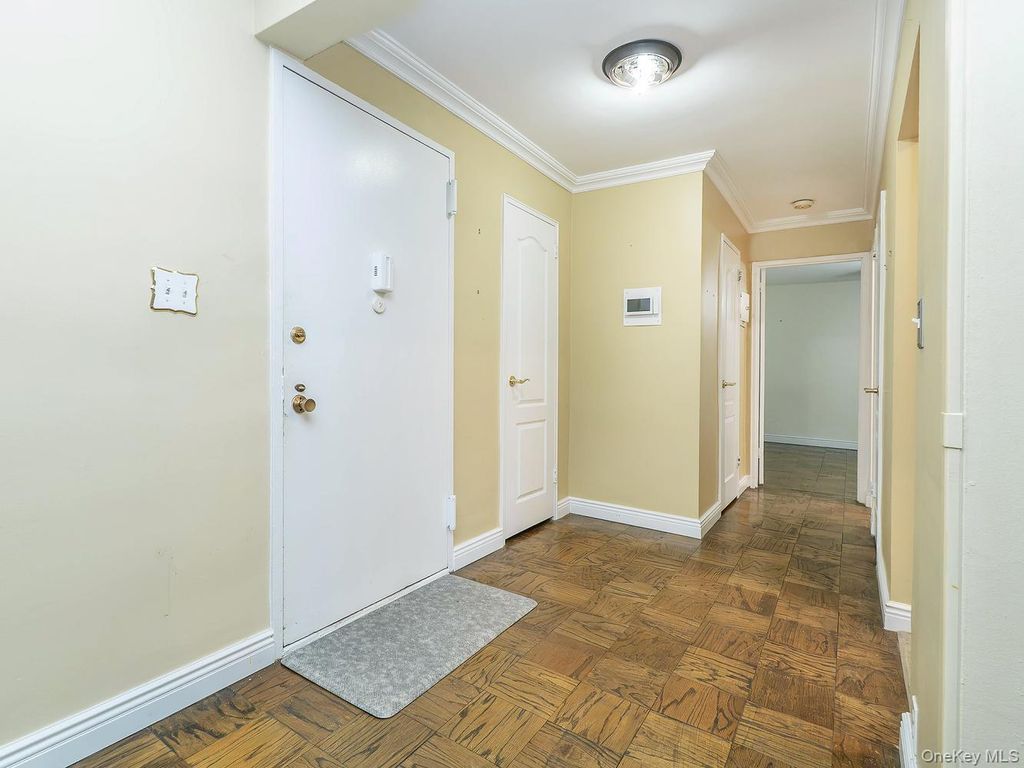 32 Pearsall 1A, Glen Cove, NY 11542 — photo 2