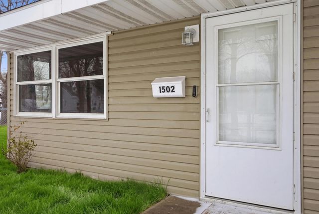 1502 5th Avenue N, Moorhead, MN 56560