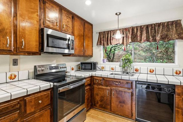 1743 Panda Way, Hayward, CA 94541