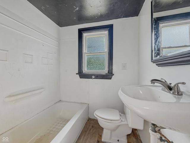 5960 Terrace Avenue, Indianapolis, IN 46203