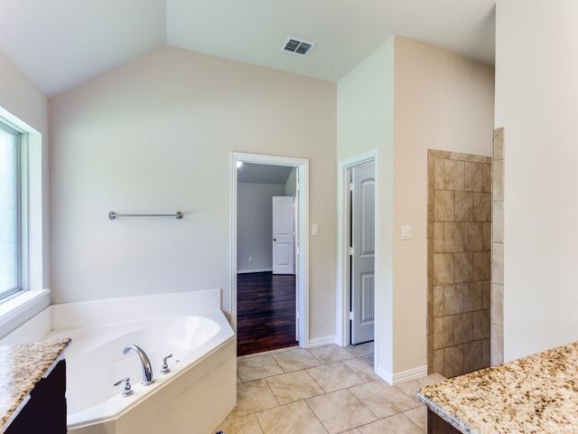 521 Corriente Trail, Azle, TX 76020