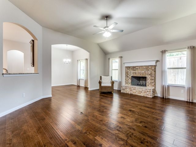 521 Corriente Trail, Azle, TX 76020