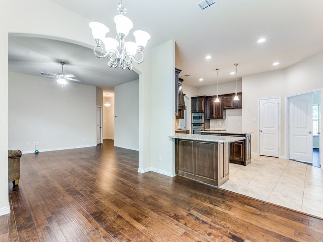 521 Corriente Trail, Azle, TX 76020