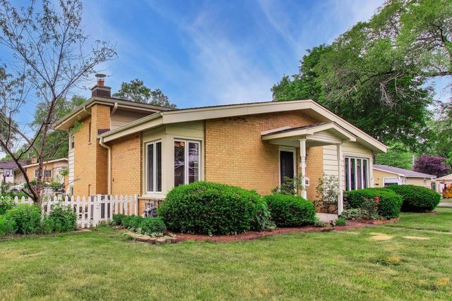 1501 E Fremont Street, Arlington Heights, IL 60004