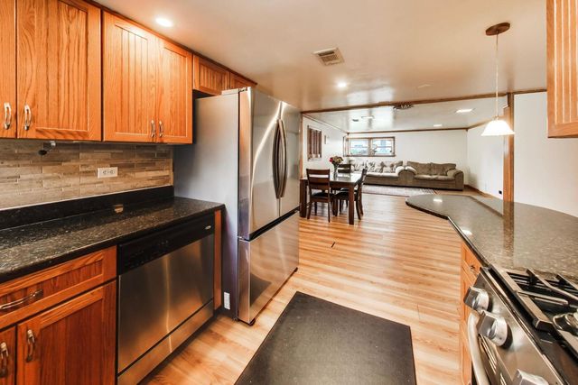 1501 E Fremont Street, Arlington Heights, IL 60004