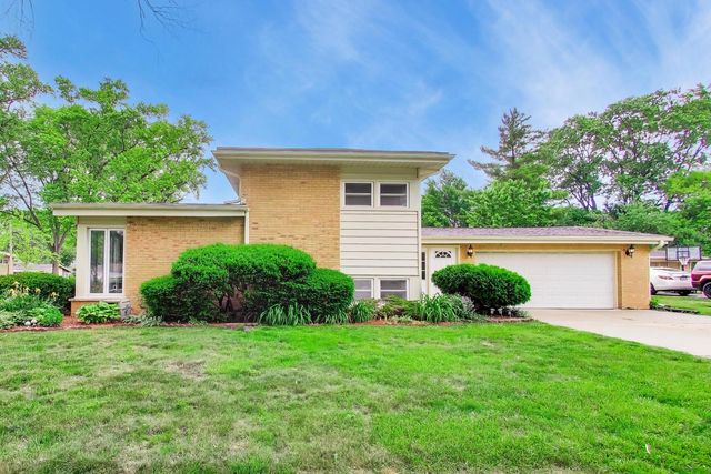 1501 E Fremont Street, Arlington Heights, IL 60004