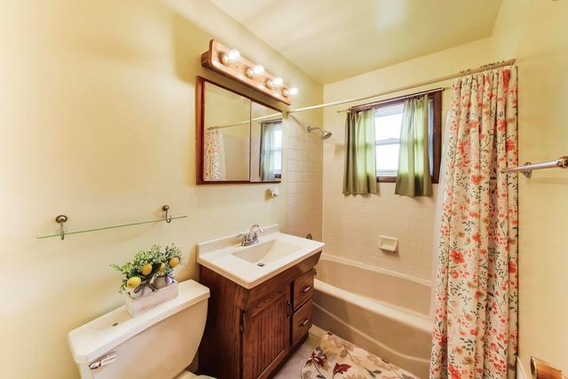 1501 E Fremont Street, Arlington Heights, IL 60004
