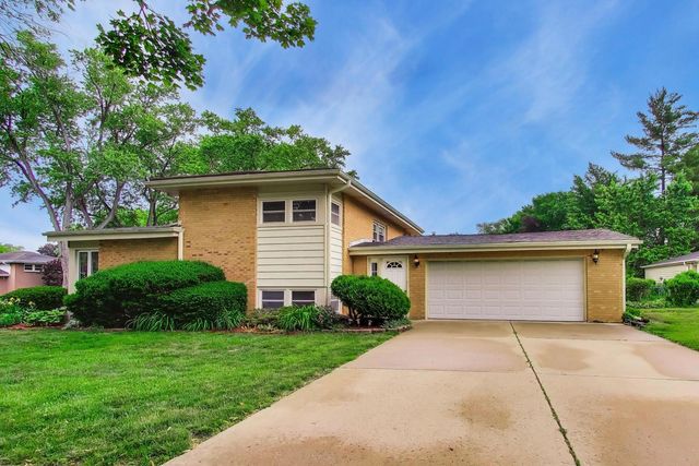1501 E Fremont Street, Arlington Heights, IL 60004