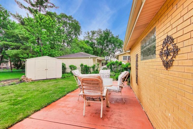 1501 E Fremont Street, Arlington Heights, IL 60004