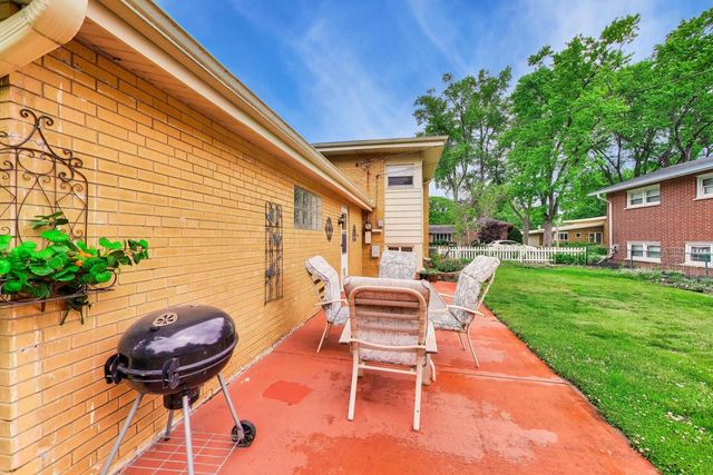 1501 E Fremont Street, Arlington Heights, IL 60004
