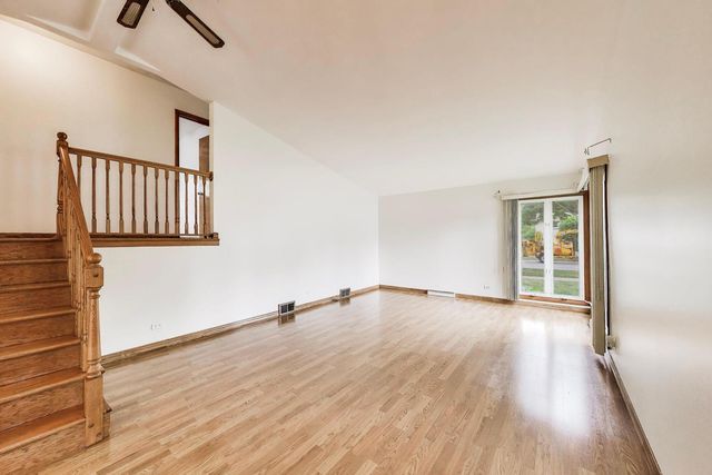 1501 E Fremont Street, Arlington Heights, IL 60004