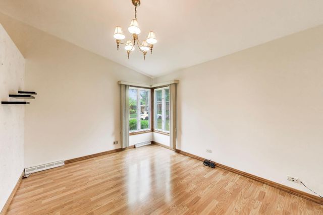 1501 E Fremont Street, Arlington Heights, IL 60004