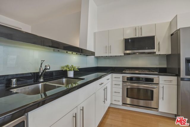 1100 Wilshire Boulevard 2808, Los Angeles, CA 90017