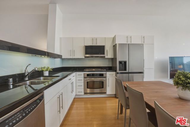 1100 Wilshire Boulevard 2808, Los Angeles, CA 90017
