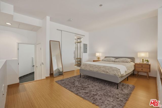 1100 Wilshire Boulevard 2808, Los Angeles, CA 90017