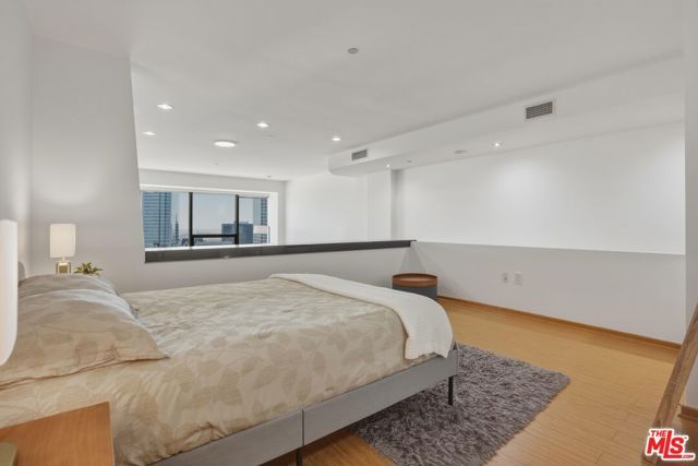 1100 Wilshire Boulevard 2808, Los Angeles, CA 90017