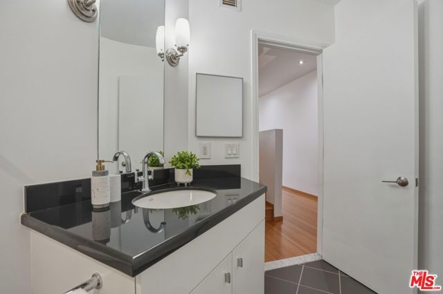 1100 Wilshire Boulevard 2808, Los Angeles, CA 90017