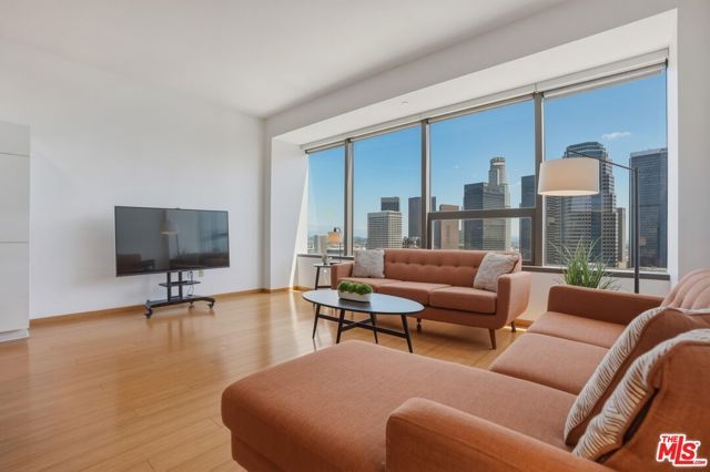 1100 Wilshire Boulevard 2808, Los Angeles, CA 90017