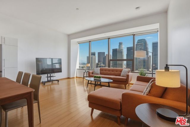 1100 Wilshire Boulevard 2808, Los Angeles, CA 90017