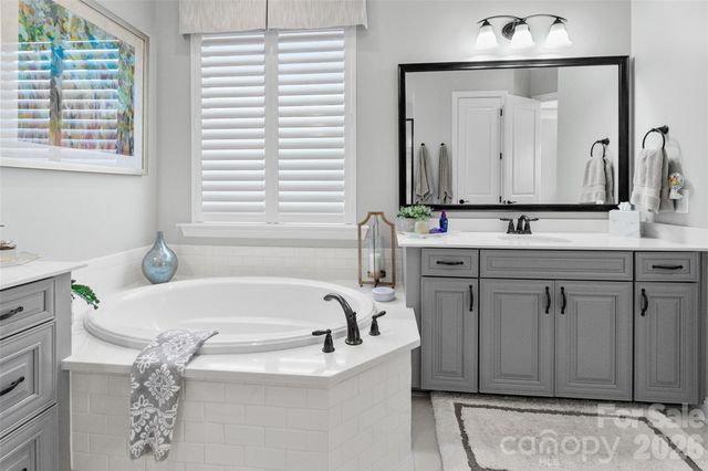 15516 Aviary Orchard Way, Charlotte, NC 28278