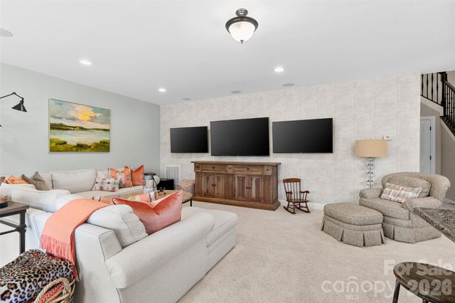 15516 Aviary Orchard Way, Charlotte, NC 28278