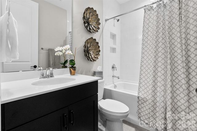 15516 Aviary Orchard Way, Charlotte, NC 28278