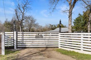 240 Riddle RD, Cedar Creek, TX 78612