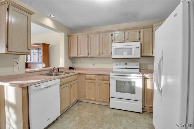 701 Forest Edge Drive, Amherst, NY 14051