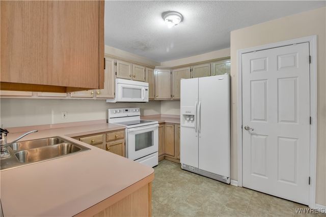 701 Forest Edge Drive, Amherst, NY 14051