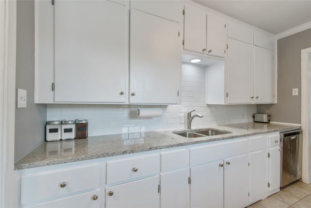 3909 Locke Avenue, Fort Worth, TX 76107