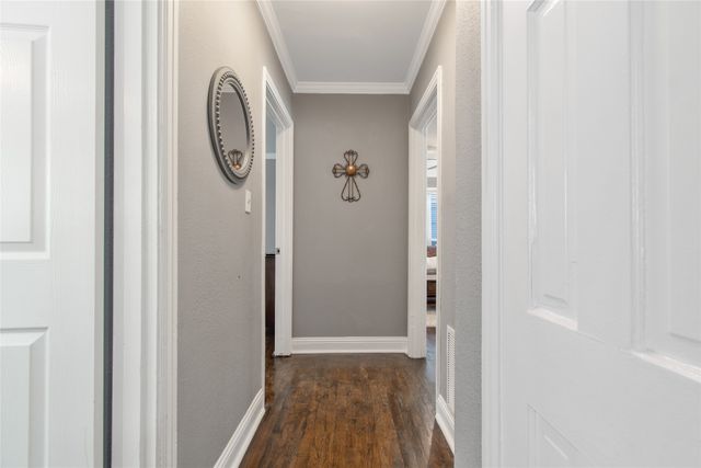 3909 Locke Avenue, Fort Worth, TX 76107