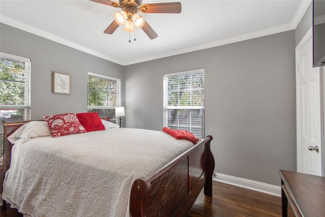 3909 Locke Avenue, Fort Worth, TX 76107