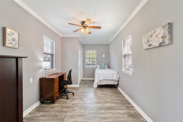 3909 Locke Avenue, Fort Worth, TX 76107