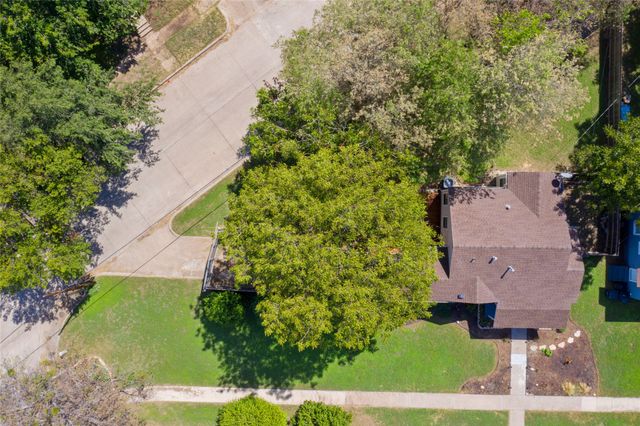 3909 Locke Avenue, Fort Worth, TX 76107
