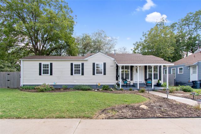 3909 Locke Avenue, Fort Worth, TX 76107