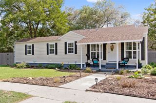 3909 Locke Avenue, Fort Worth, TX 76107