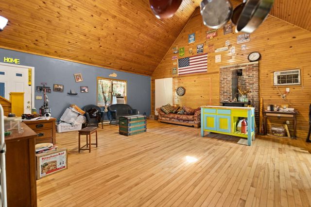 270 Left Fork Holly Road, Sextons Creek, KY 40983