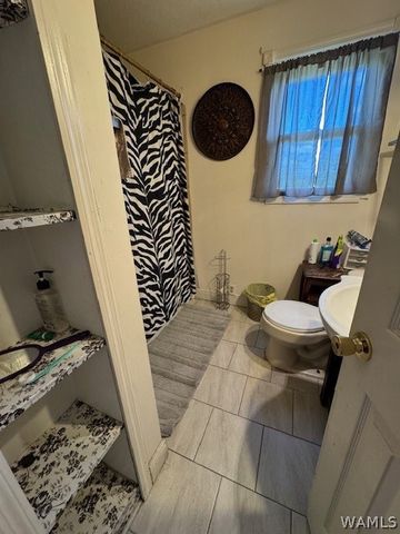 6495 Lakefield Dr, Tuscaloosa, AL 35401