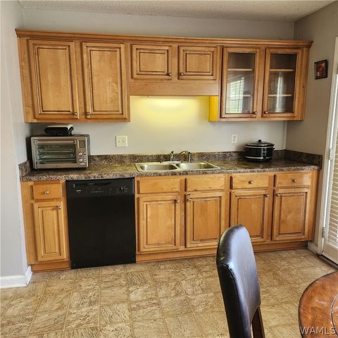 6495 Lakefield Dr, Tuscaloosa, AL 35401