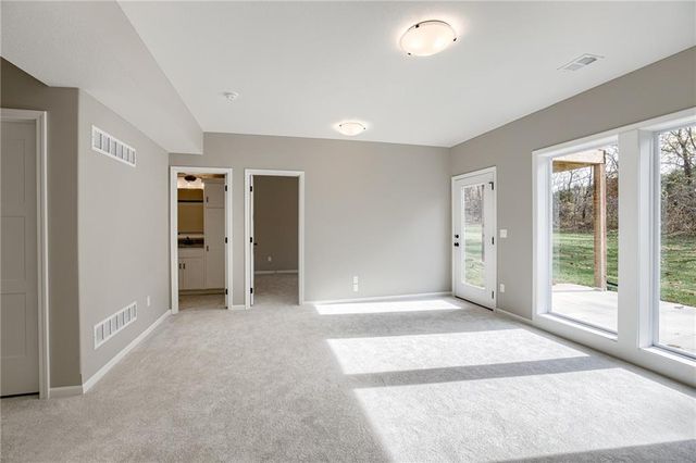 7485 N Utica Avenue, Parkville, MO 64152