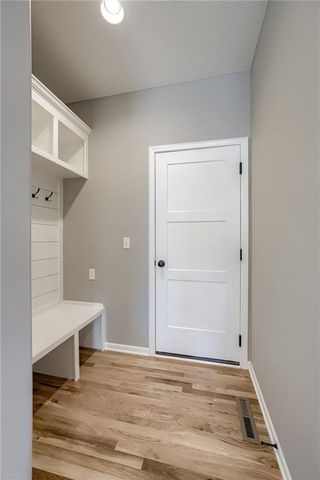 7485 N Utica Avenue, Parkville, MO 64152