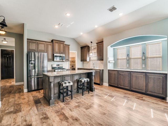 413 Oakcrest Drive, Justin, TX 76247