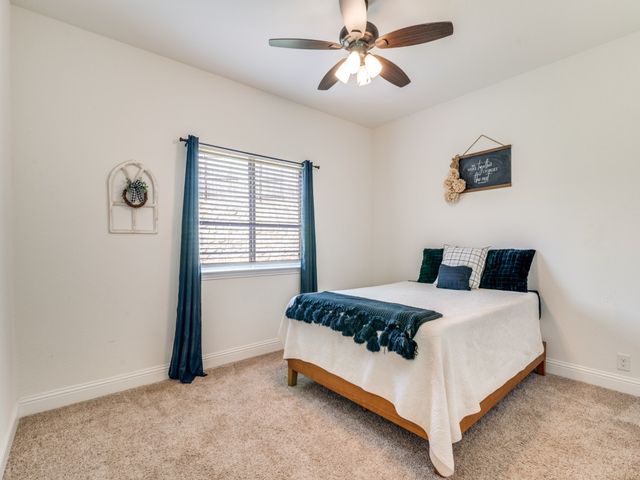 413 Oakcrest Drive, Justin, TX 76247