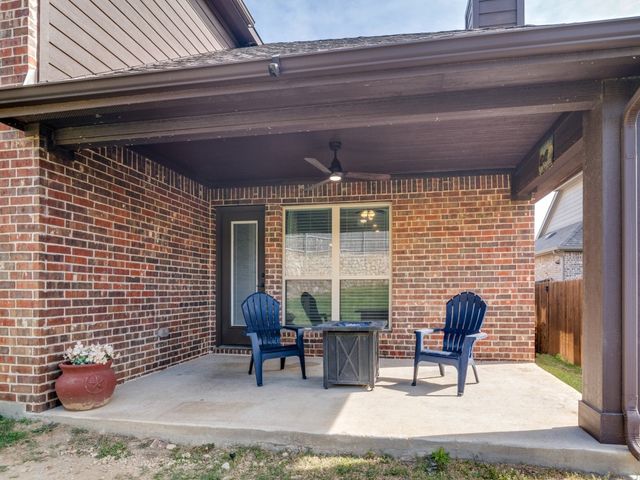 413 Oakcrest Drive, Justin, TX 76247