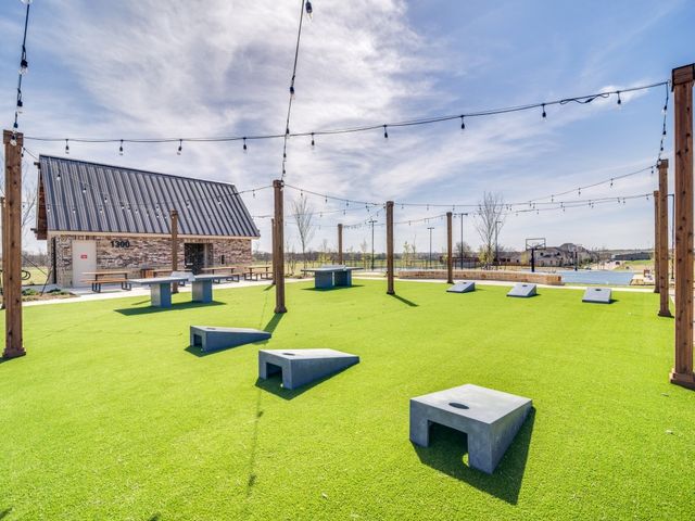 413 Oakcrest Drive, Justin, TX 76247