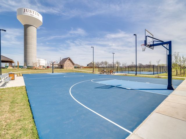 413 Oakcrest Drive, Justin, TX 76247