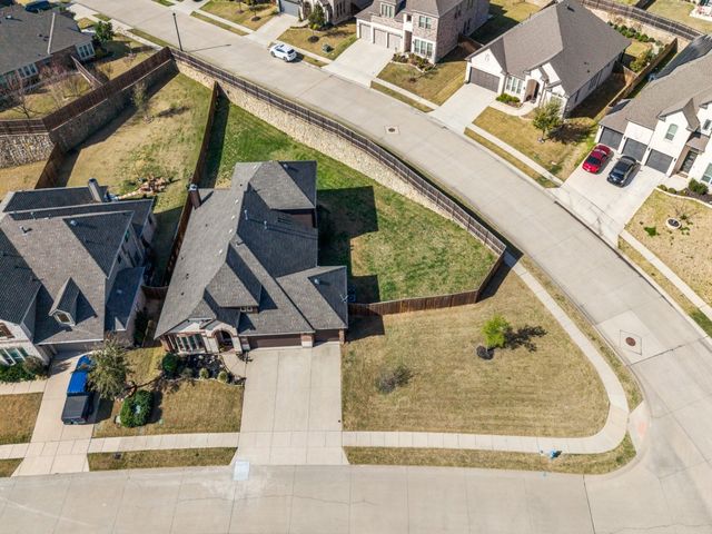 413 Oakcrest Drive, Justin, TX 76247