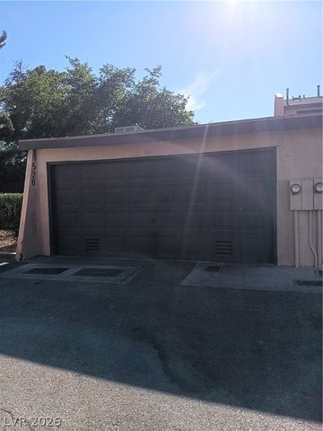 520 Starfire Place, Las Vegas, NV 89107