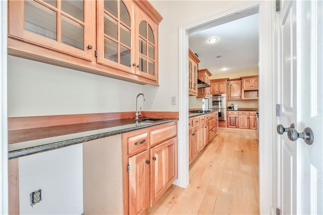 17620 Millwood Road, Leavenworth, KS 66048