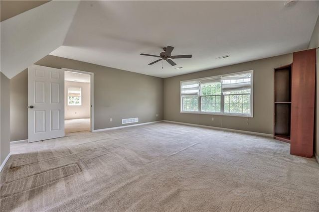 17620 Millwood Road, Leavenworth, KS 66048